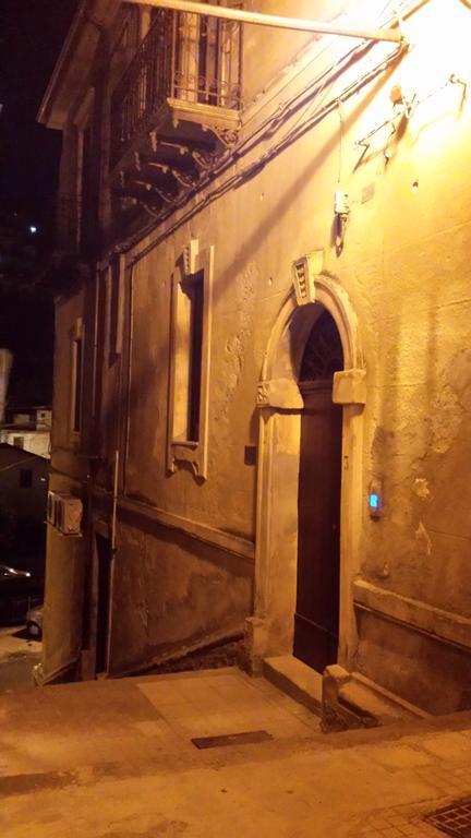 Hotel Il Vicolo Tortorici Esterno foto
